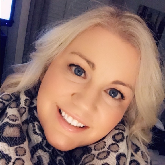 Meet your Posher, Kim - Picture 1 of 1